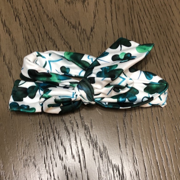 Baby girl 0-3 months St Pattys outfit - Picture 3 of 6